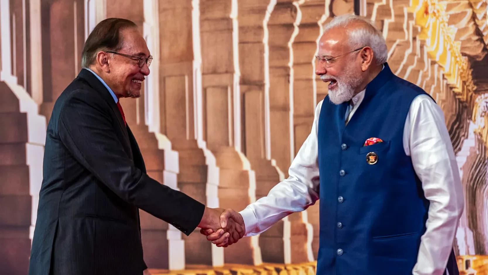 From ‘Dil to Pagal hai’ to ‘Chale Chalo’: Malaysian PM Anwar Ibrahim’s Bollywood playlist for BRICS posts wins the internet