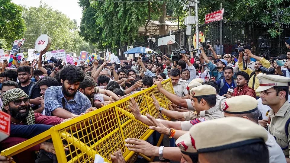 Delhi Police deploys 5,000 personnel ahead of EC protest marches at India Gate-Jantar Mantar